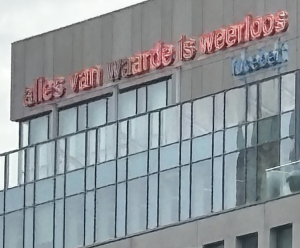 Alles van waarde is weerloos