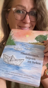 Annelies Kool met haar eerste boek